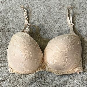 Cream Lace Padded Bra with Underwire Support